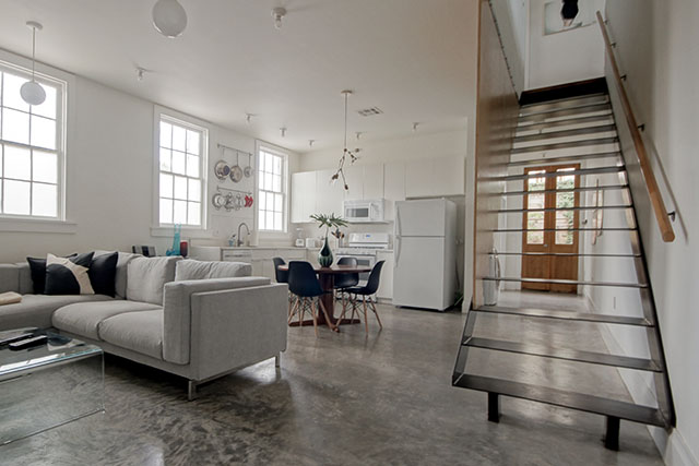 Maison Blanche - Entry View